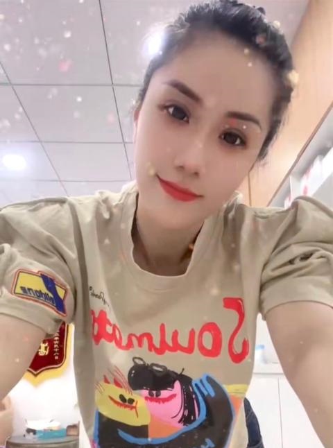 桥北小区里大胸小姐姐