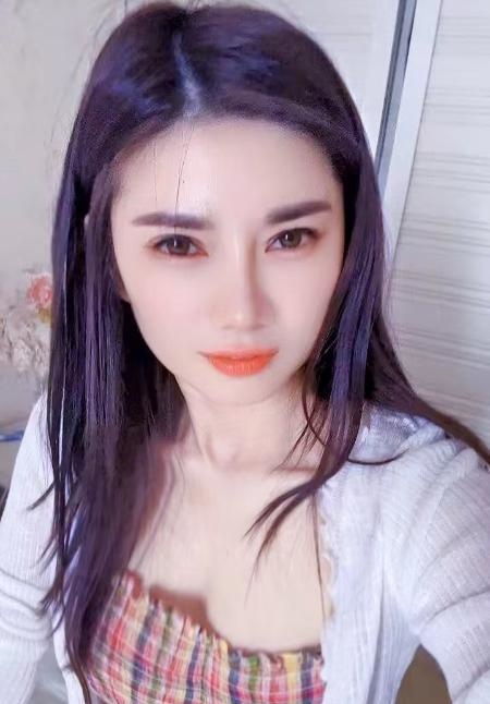 嘉禾望岗地铁站婉儿