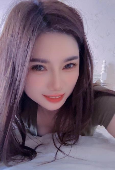 嘉禾望岗地铁站婉儿