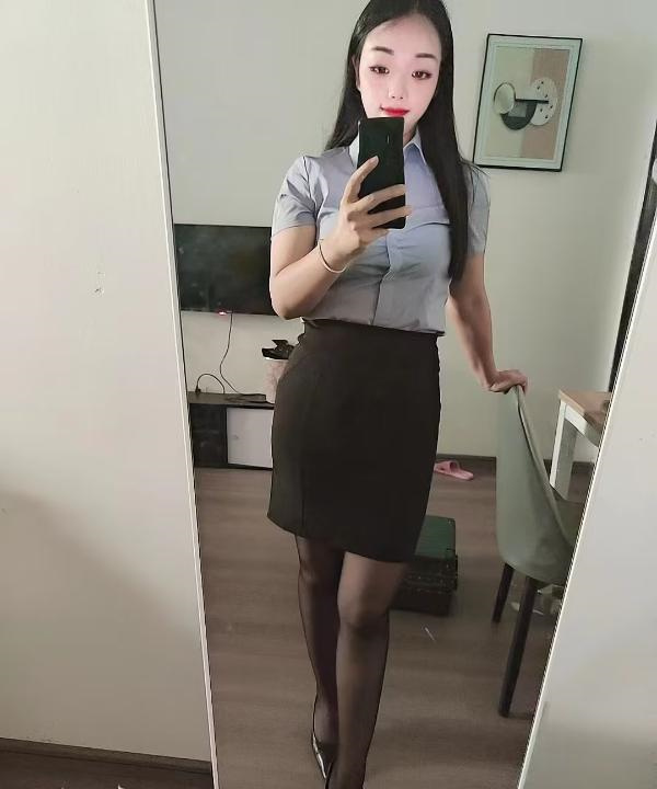 制服少妇