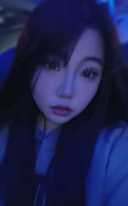 皇姑微胖女孩