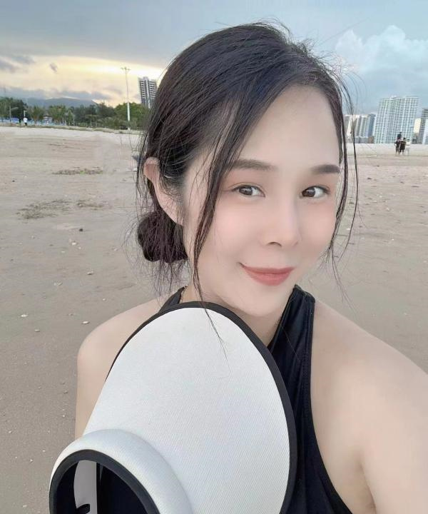 大长腿猫妹