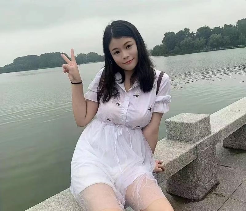 雨花大胸美女