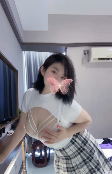 新都大胸妹