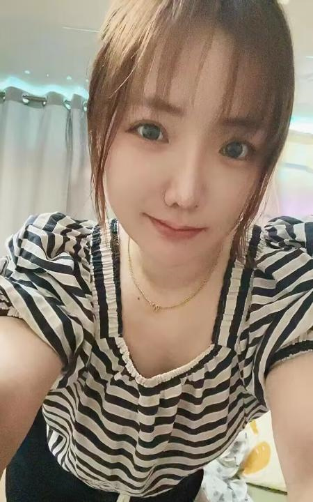 听话温柔大胸依依