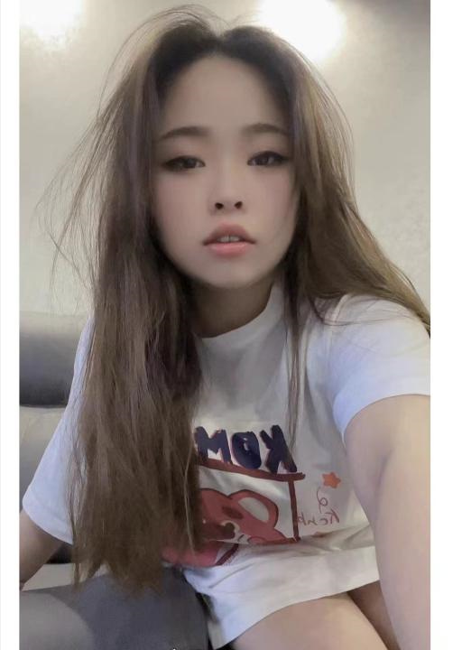 粉嫩小美女可馨