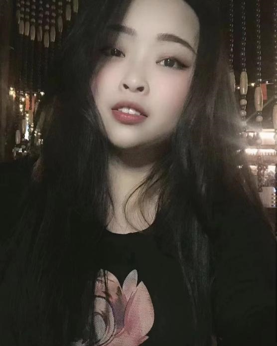 粉嫩小美女可馨
