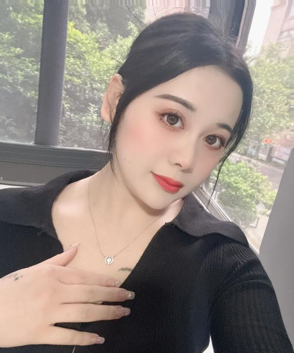 轻熟风骚少妇