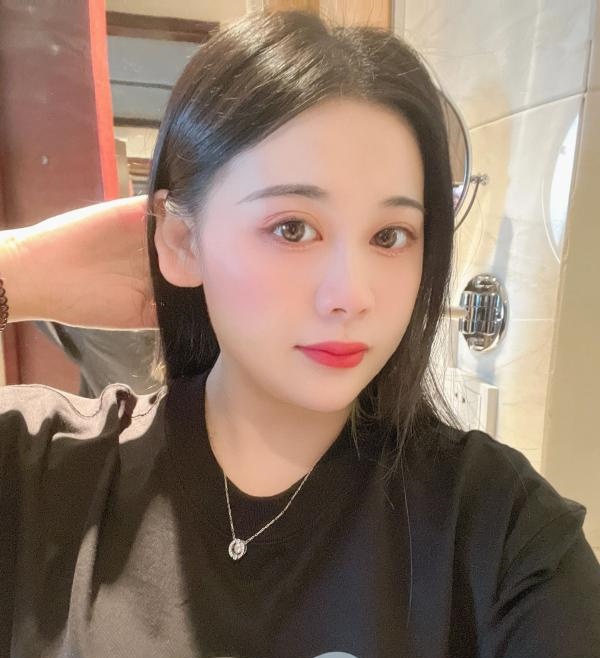 轻熟风骚少妇