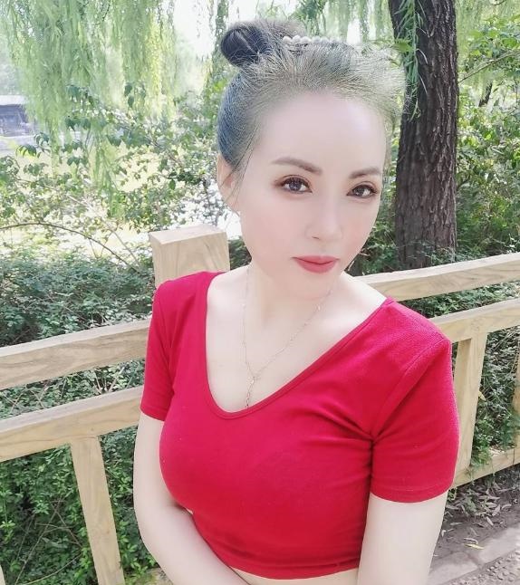 朝阳性感大胸老师