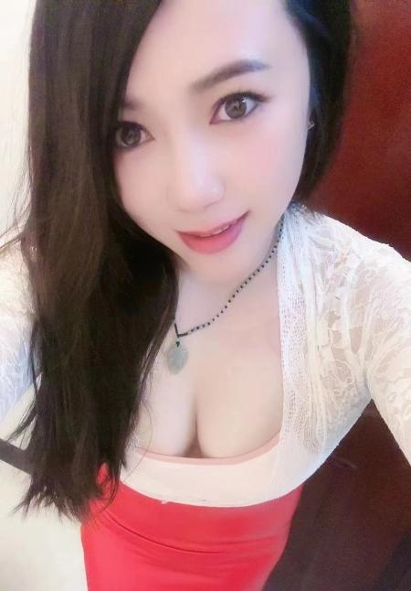 白云妩媚服务少妇