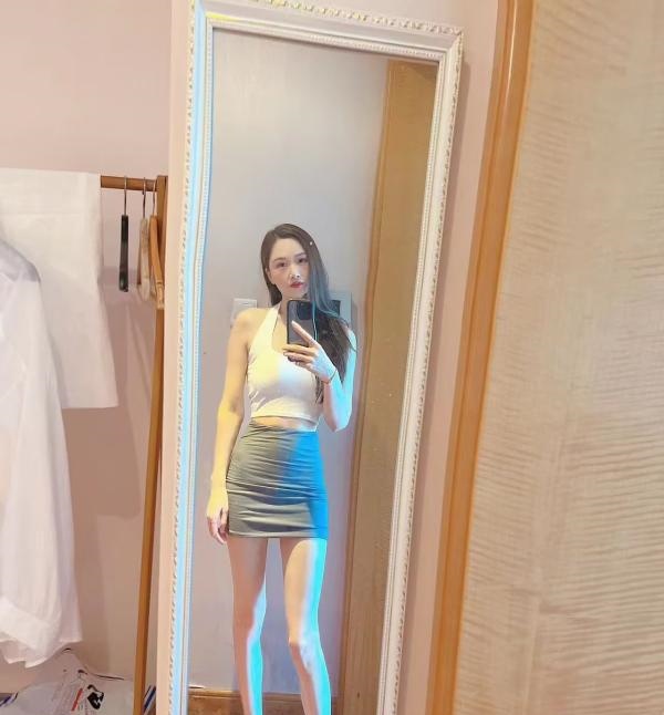 商务区大长腿美女