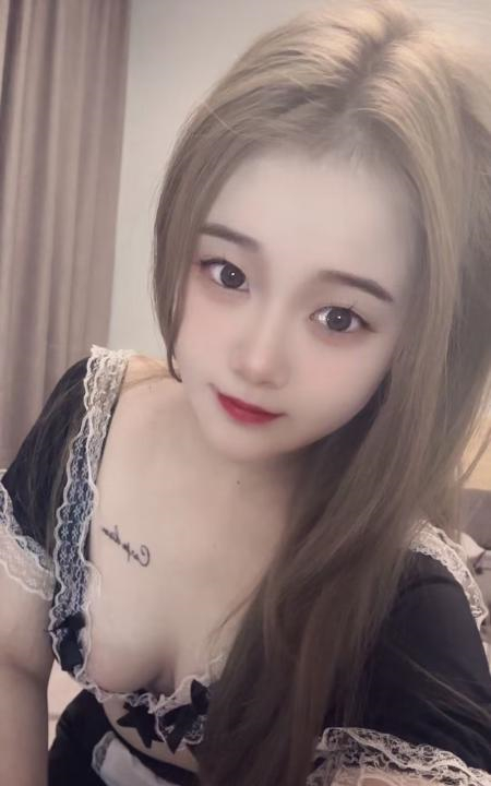 性感制服小包子