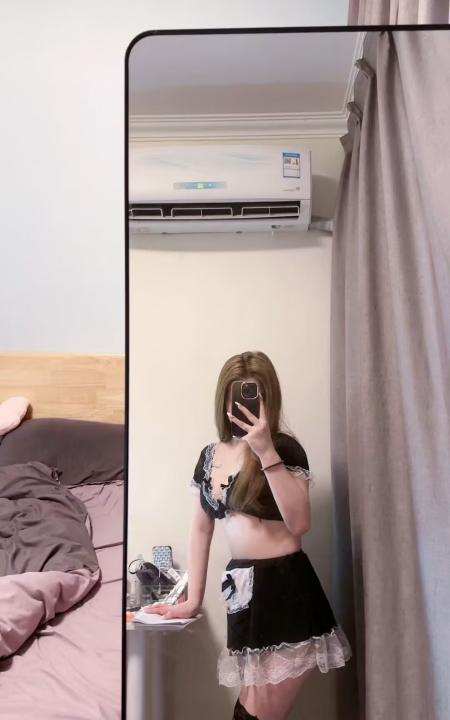 性感制服小包子