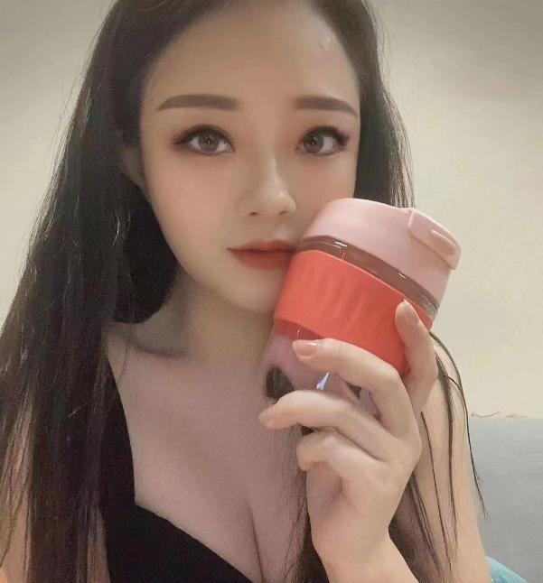 可爱小姐姐
