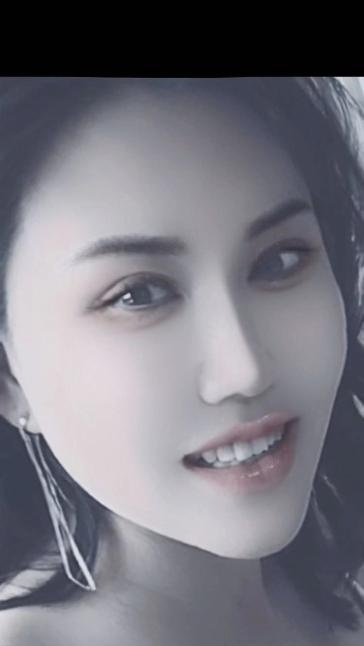正良附近丝足美女