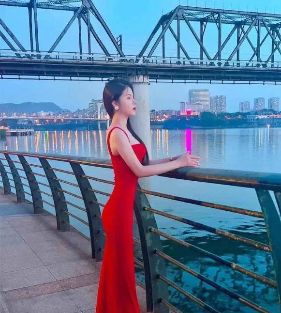 长江硚口性感美人鱼