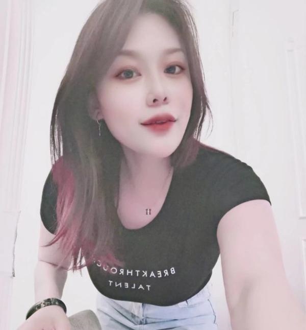 牛仔肥臀少妇小乔