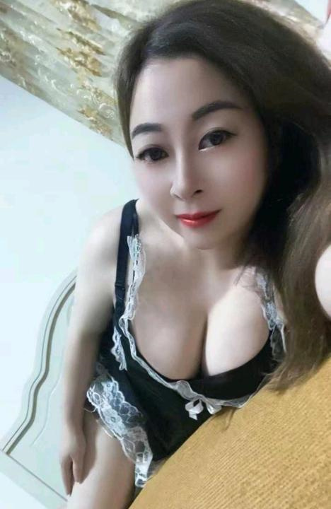 白云服务女郎欢欢
