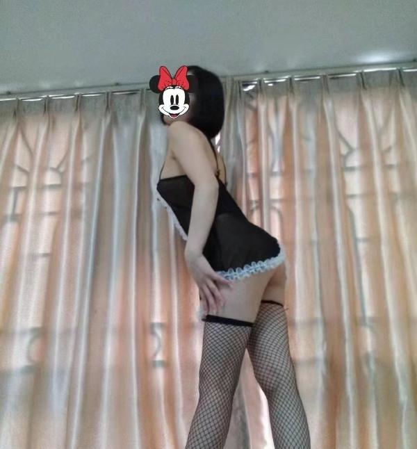苗条高挑小红帽
