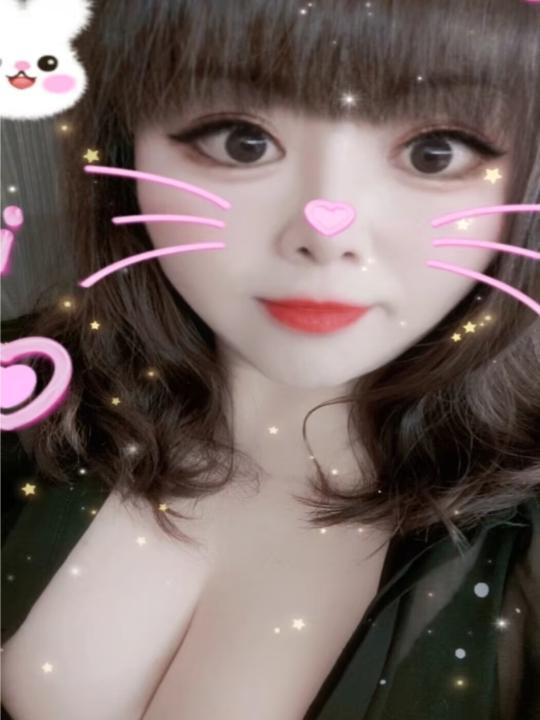 越秀巨乳糖果果