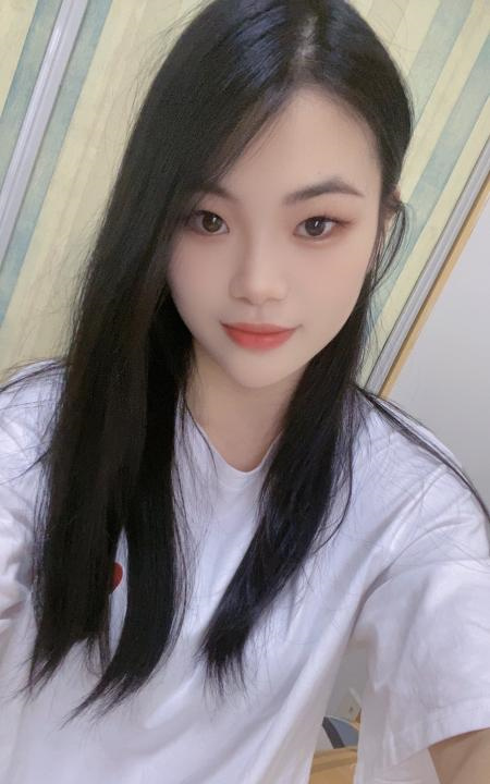 清纯肤白小可爱