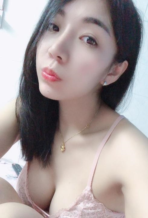 瑜伽小姐姐半夏