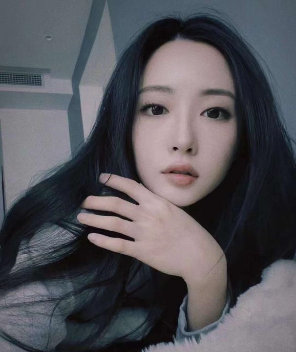 高挑美女丫头