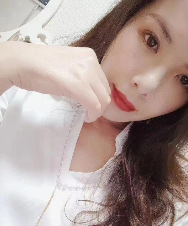 颜值御姐宛霖