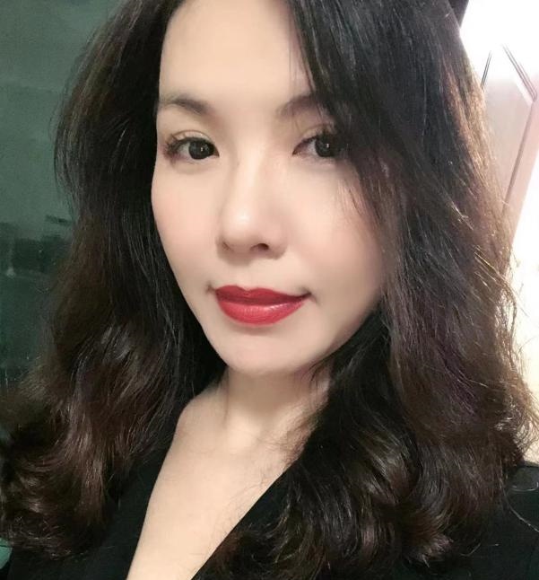 颜值御姐宛霖