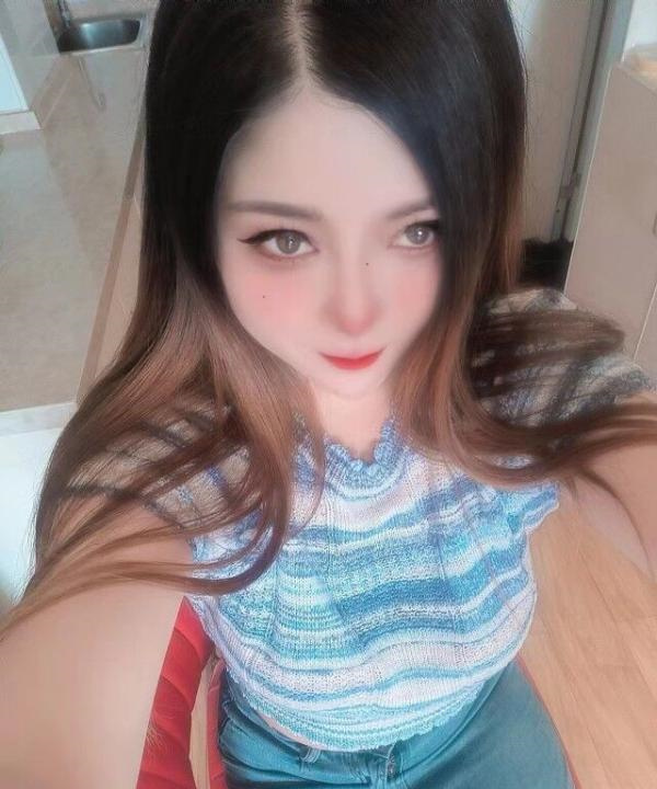 可接吻的小骚货