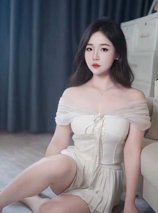 妙龄微胖小妹