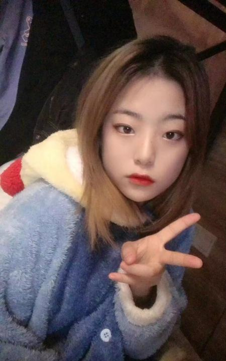 白云大胸小妹