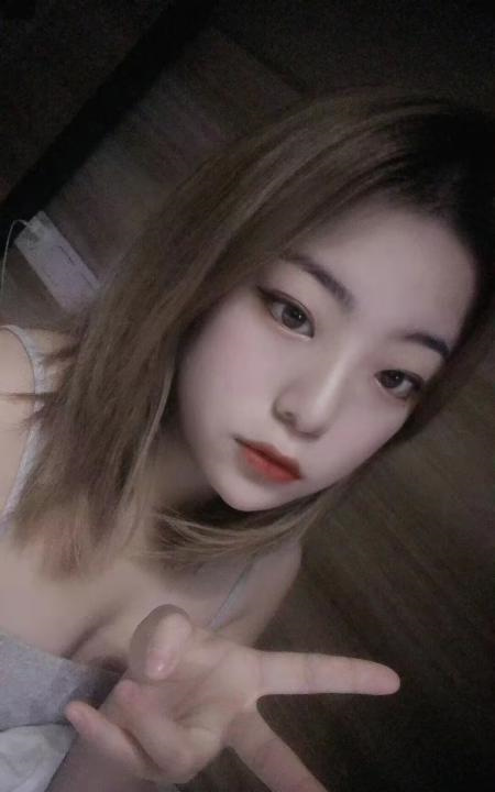 白云大胸小妹