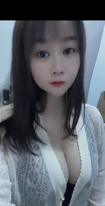 大奶姐妹花双飞