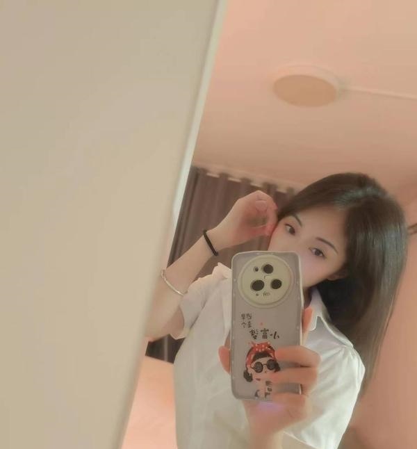 闵行羽瞳