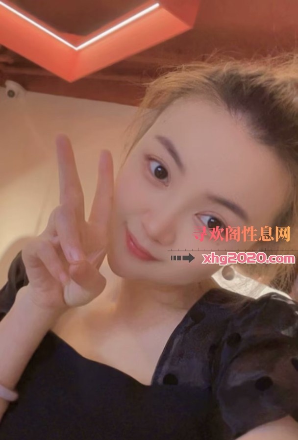 像猫一样的温柔妹子