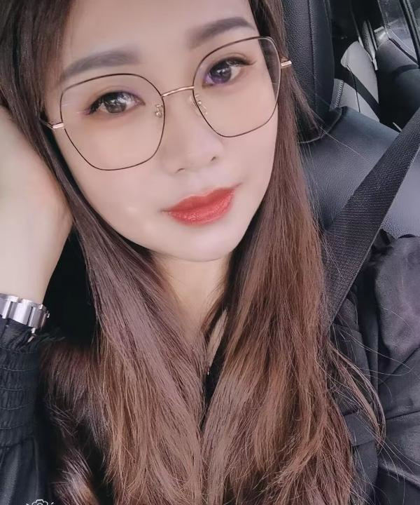 杭州眼镜妹