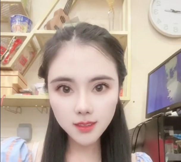 索吻小妖精诺诺