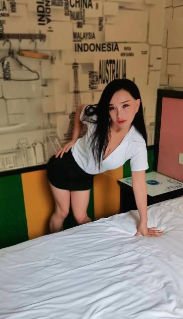 上官飞儿老师