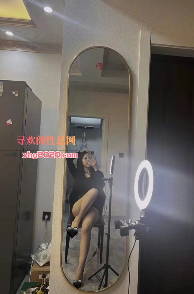 瑜伽小姐姐