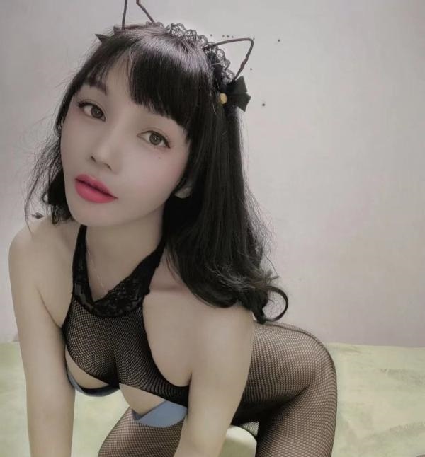 海珠翘臀骚月亮