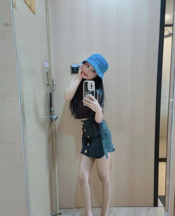 海珠翘臀骚月亮