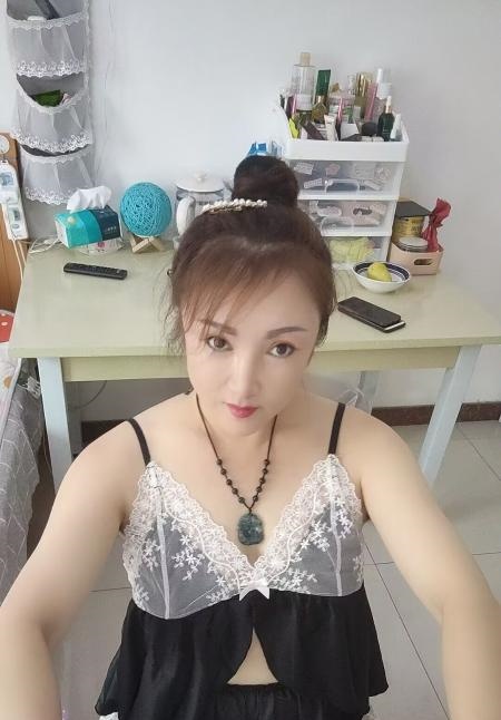 津南吾悅附近韵味少妇