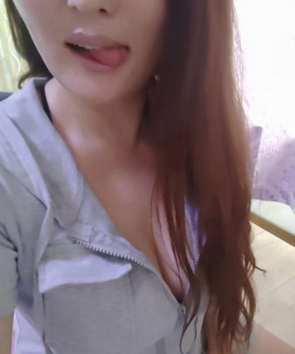 西青美乳木兰姐姐