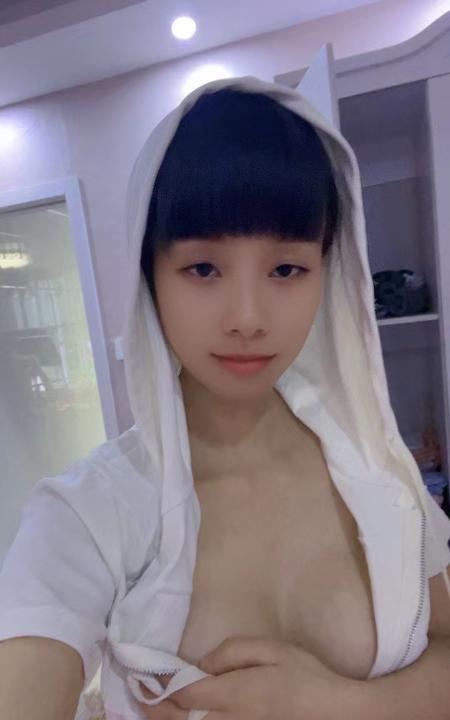 锁骨风骚小嫂子