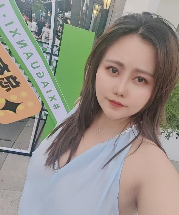 浦口大胸小姐姐