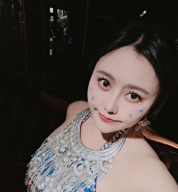 浦口大胸小姐姐