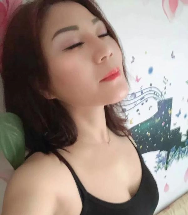 性感大波小少妇
