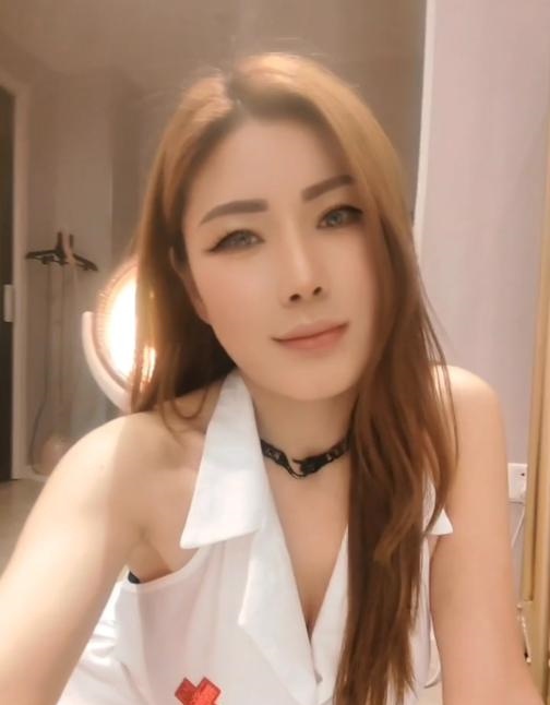红唇温柔轻熟御姐